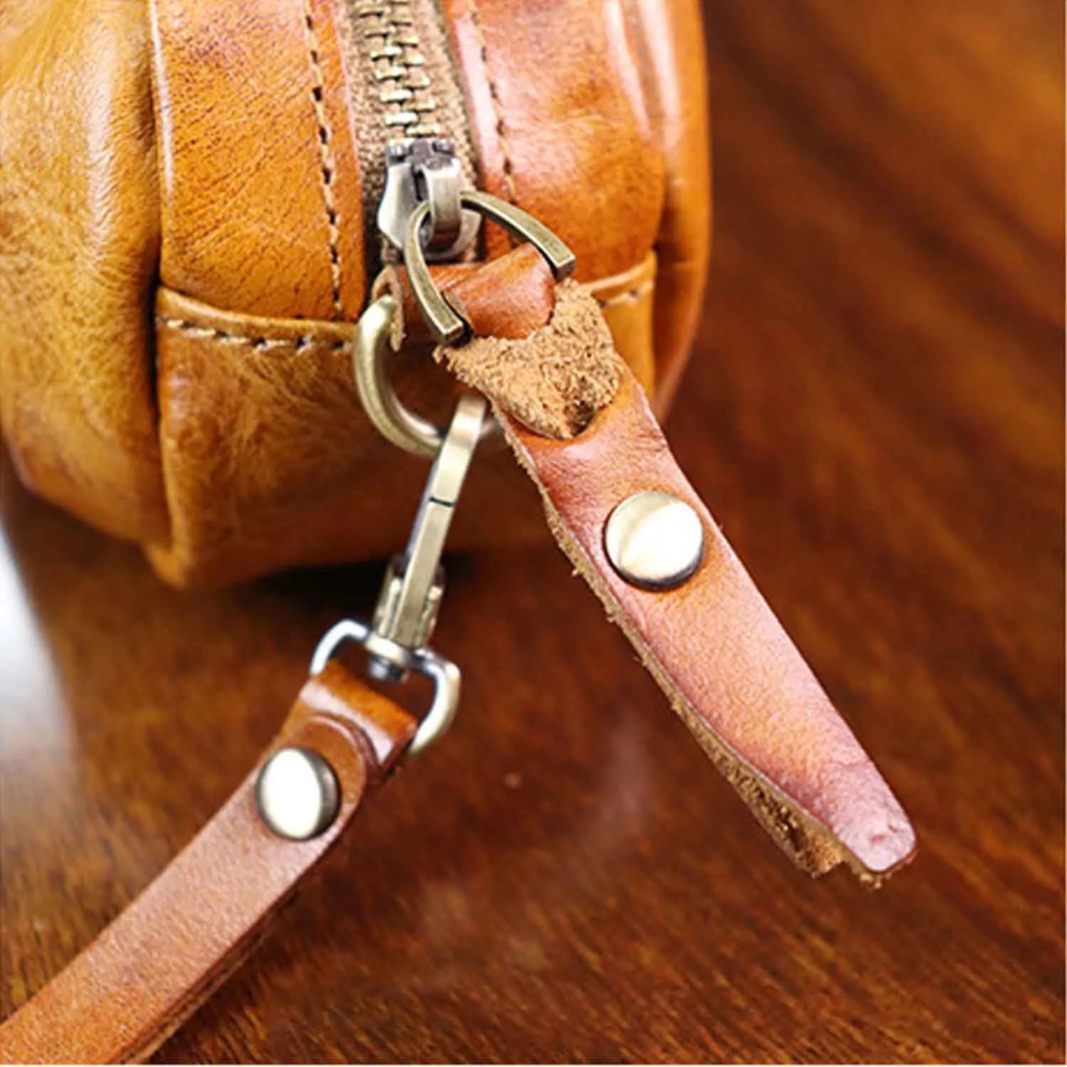 1 Pcs Vintage Pleated Coin Purse-Leather Wristlet Mini Clutch Wallet Purse-Zipper Coin Wallet for Men & Women