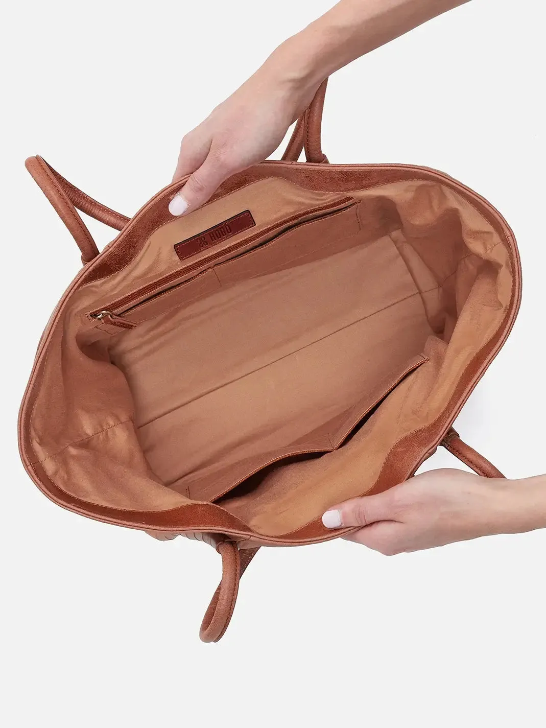 HOBO Phoebe Tote: Sanda Cruz Leather