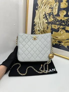 Preloved Chanel hobo chip baby blue 108739